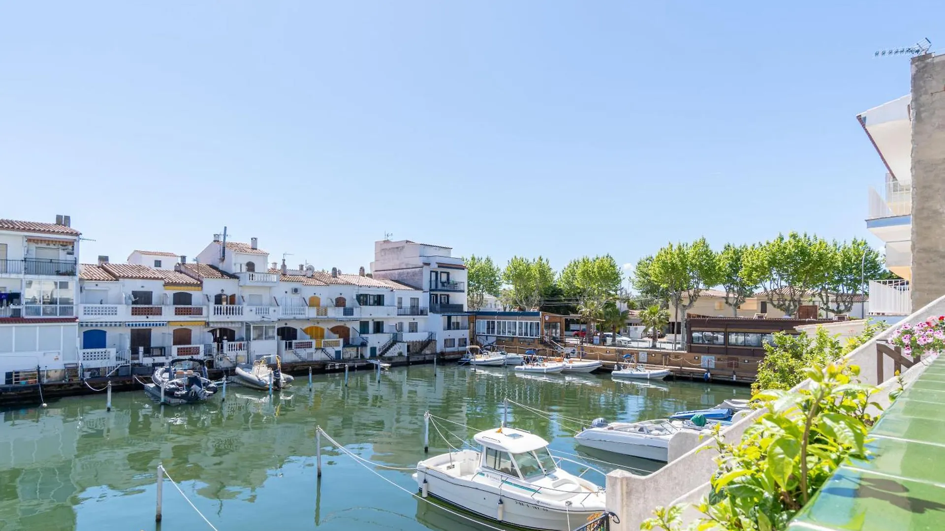 Βίλα Basic Comfort Casa Al Canal Porto Fino 0153 Empuriabrava