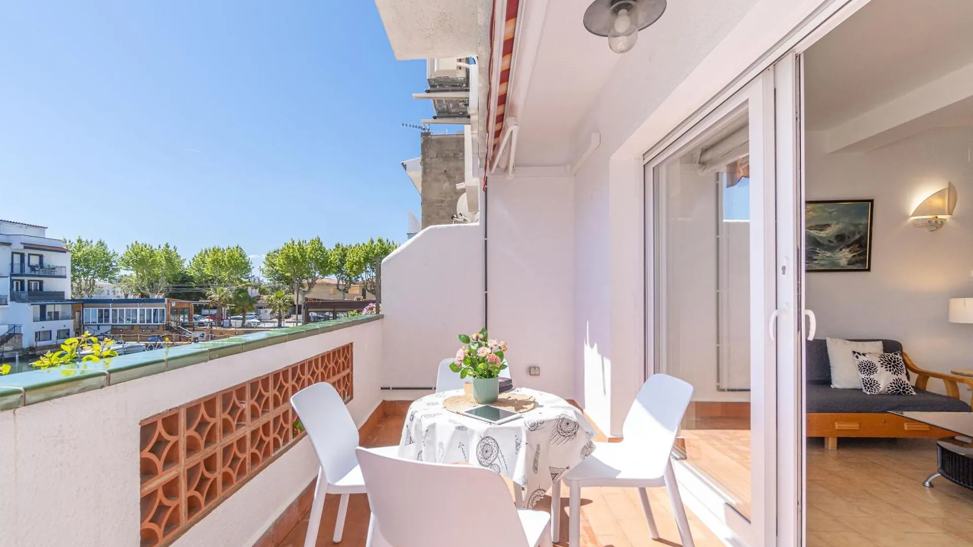 Basic Comfort Casa Al Canal Porto Fino 0153 Empuriabrava Villa