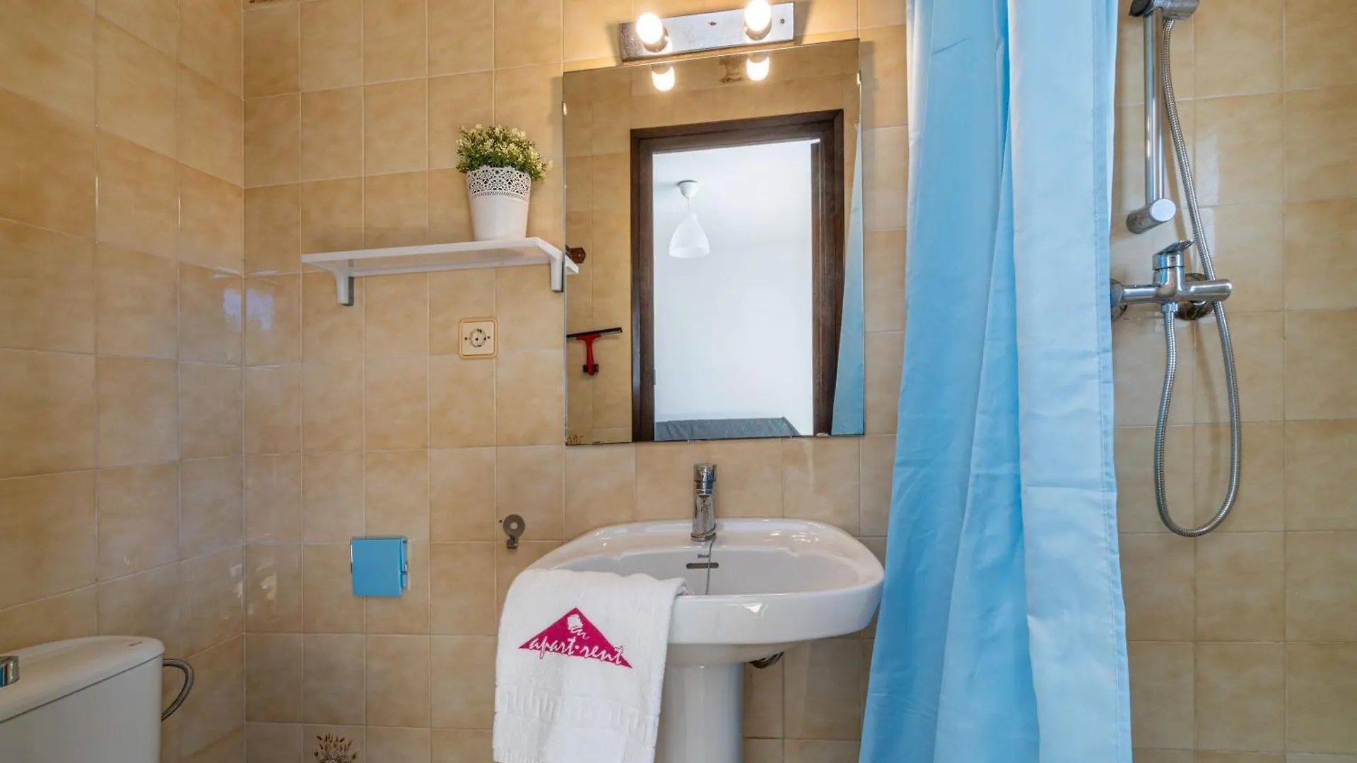 Villa Basic Comfort Casa Al Canal Porto Fino 0153 Empuriabrava