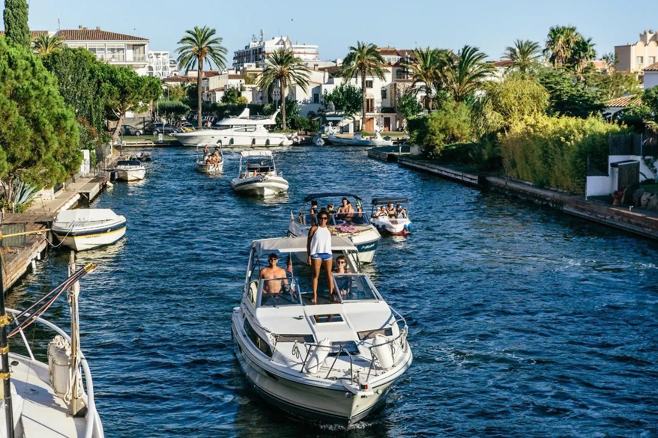 Vila Basic Comfort Casa Al Canal Porto Fino 0153 Empuriabrava